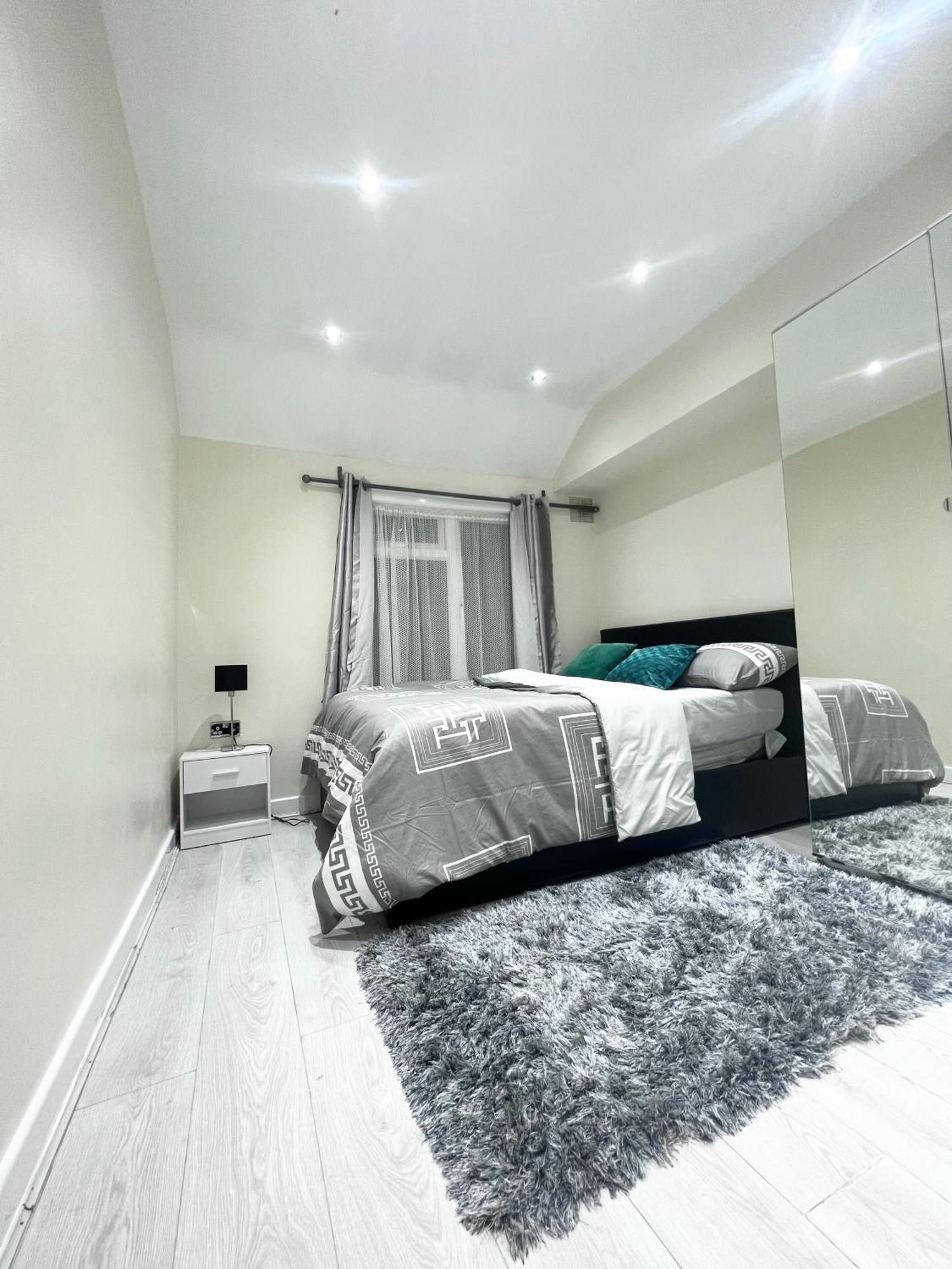 Ferienwohnung Cosy Private Flat In London, Free Parking On Premise Carshalton Exterior foto